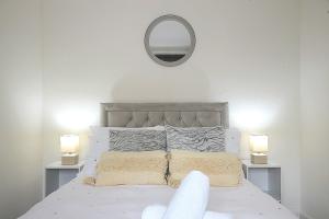 Riverside Lottage Mansions