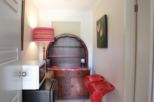 Cottage room with ensuite and kitchenette