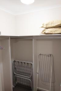 Cottage room with ensuite and kitchenette