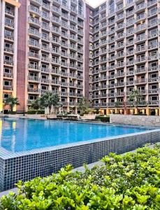 Monarch Park Suites WS