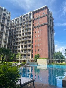 Monarch Park Suites WS