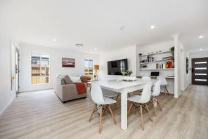 BRAND NEW Central Stylish Home