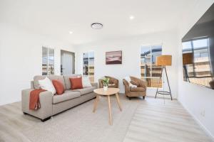 BRAND NEW Central Stylish Home