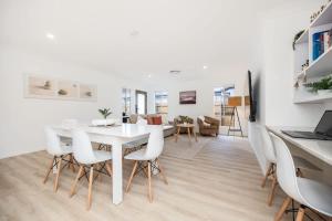 BRAND NEW Central Stylish Home