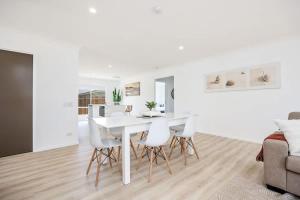 BRAND NEW Central Stylish Home