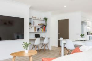 BRAND NEW Central Stylish Home