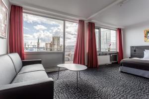 Classic Queen Room Four room in ProfilHotels Mercur Hotel