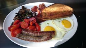 The Bridgewater collection 411- Luxury 1 bed Morden Apartment at Century City