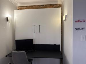 Peaceful Randwick Apt With Parking