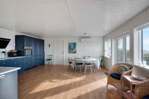 Newly Restored Cottage With Panoramic Sea Views