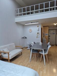 Hongdae Home Sweet Home