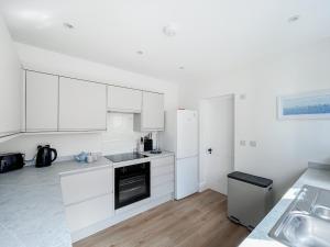 Seabreeze Retreat - Uk49968