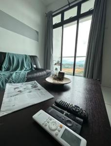 Platino 2BR Paradigm Mall Netflix Youtube BySTAY