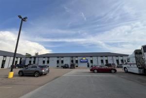 Days Inn & Suites by Wyndham BloomingtonNormal IL