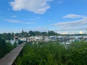 Ferienwohnung Weidenkörbchen am Wasser in Werder Havel - 3hvězdičkové hotely ve městě Werder