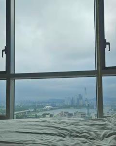 Dangsan , Hongdae, Hapjeong Station 1 stop Han River View