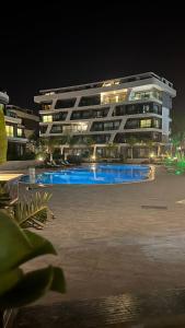 Bright Flat with Pool & Private Beach 750m to Sea