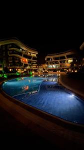 Bright Flat with Pool & Private Beach 750m to Sea