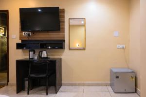 Hotel Aditya International Saheed Nagar