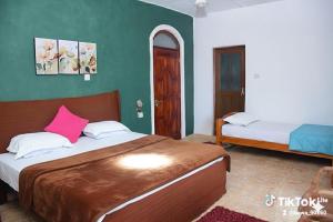 The Cozy B by Bawas