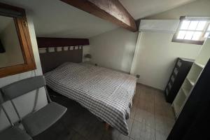 Apartment with pool and sea view