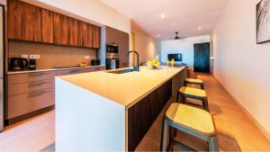 Beach & Mountain by Horizon Holidays