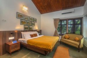 SaffronStays Hidden Branches -3BR pet-friendly villa with infinity pool & forest views in Khandala