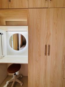 Convenient City Hub with Relaxing Interior