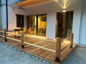 INCANTO apartment with a lake view
