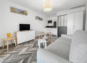 Studio, à deux pas des plages, terrasse et parking