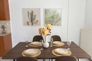 Elegant Apartment in Glyfada A1