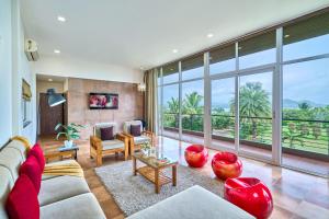 SaffronStays Aqua Vista