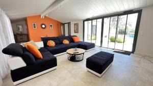 Magnifique villa avec piscine chauffée au centre du village