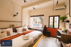 Spacious&Warmly Apartment -Free for Laudry, GymRoom, CoffeBar -Desk for working- In Hanoi Old Quater