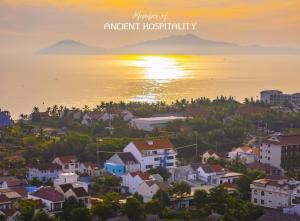 Ancient Beach Boutique & Spa - Beachfront Hotel - B&B / Chambres d'hôtes, Hội An