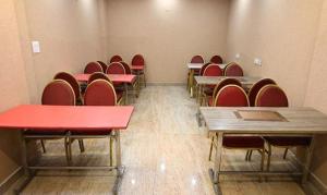 FabHotel HSP Suites - Near IGI Airport - New Delhi