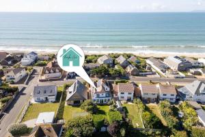 Newly Renovated Beachside Retreat for 10