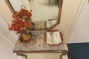 JINIQUE IN cozy stay ,2 Rooms ,3 Queen beds, Gyeongbokgung MRT 10min ,6person possible,restaurant street,Hanbok trip,near Gwanghwamun and Gyeongbokgung Palace