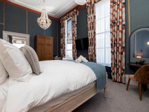 Pass the Keys Spacious Private Room in the Centre of Bath