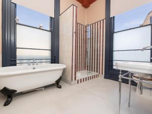 Pass the Keys Spacious Private Room in the Centre of Bath