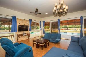 Aeon Root Bridges by Tripture - Villa at Nandi Hills