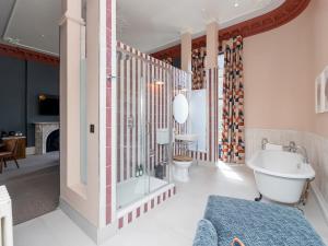 Pass the Keys Large Stylish room in the Heart of Bath