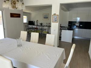 Peaceful villa with sea view close to Carvoeiro
