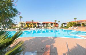 Exclusive Pool Access, 2 floors, Balcony View, Parking