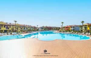 Exclusive Pool Access, 2 floors, Balcony View, Parking