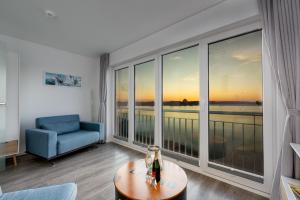 Ostseewind: Wasserblick, finnische Sauna, Whirlwanne, Kamin, 2 Parkplaetze