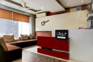 Super Collection O Railway Station Road Near Clock Tower