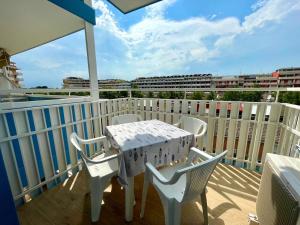 Bright studio only 320mt from the sea