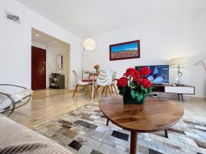 Mimosas Getaway • 2-room apartment + terrace, park