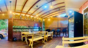 e34 Café, Restaurant & Hotel Koslanda Hideaway with a Private Natural Pool